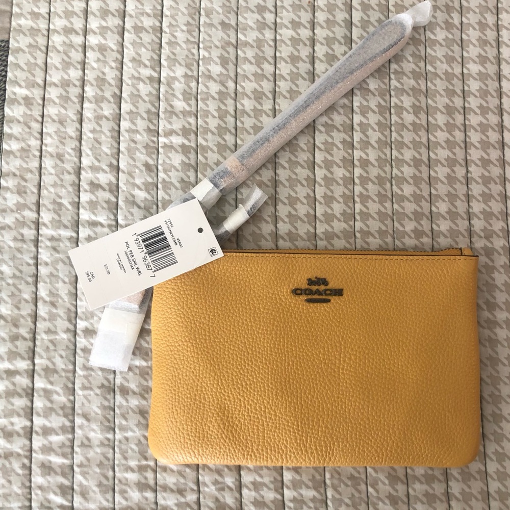 Coach wristlet, Large NWT honeycomb yellow w/pewter hardware
